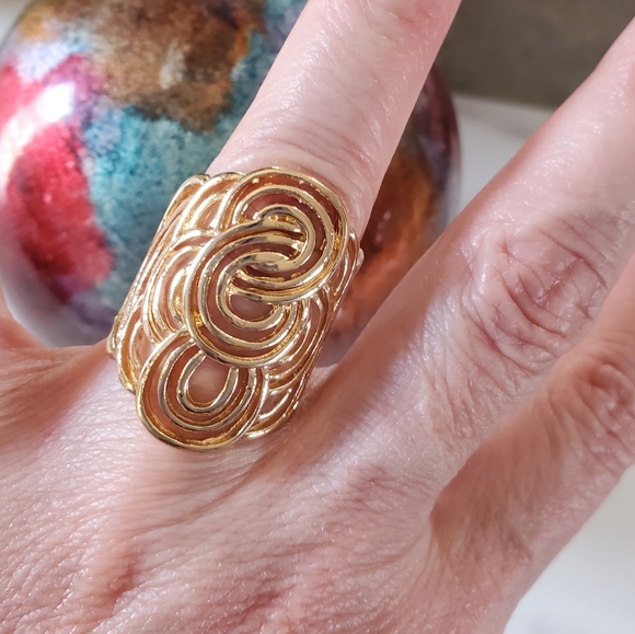 Gold Tone Stretch Ring 💥3 for $24💥 - Picture 8 of 16